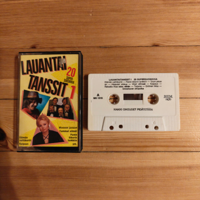 Lauantaitanssit 1 - 20 Supersuosikkia (Irwin) c-kasetti