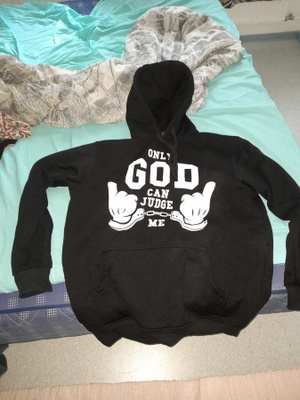 Only God can judge me huppari