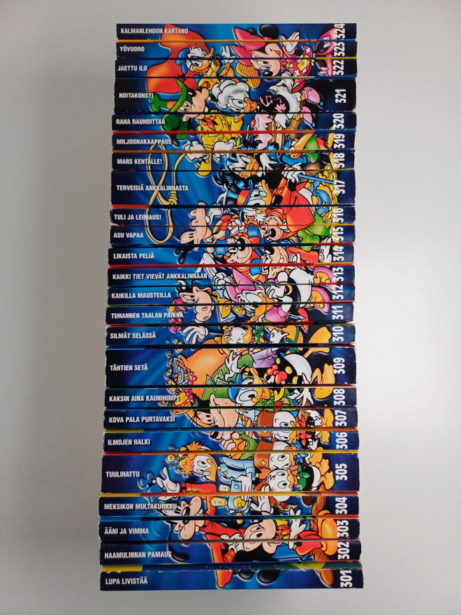 Walt Disney : Aku Ankan taskukirja 301-324