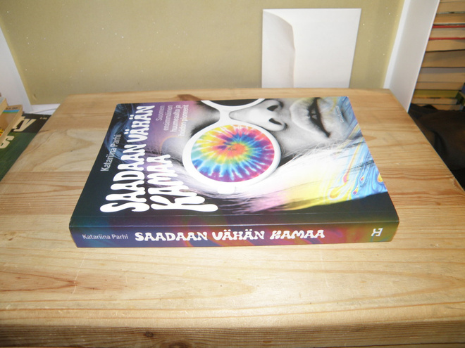 Katariina Parhi Saadaan vähän kamaa (nidottu)
