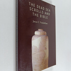 James C. VanderKam : The Dead Sea scrolls and the Bible - pikkukuva 1