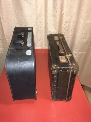 2 vintage matkalaukkua