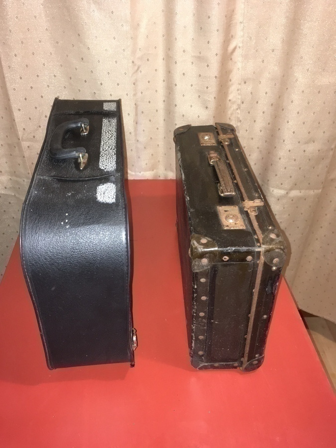 2 vintage matkalaukkua