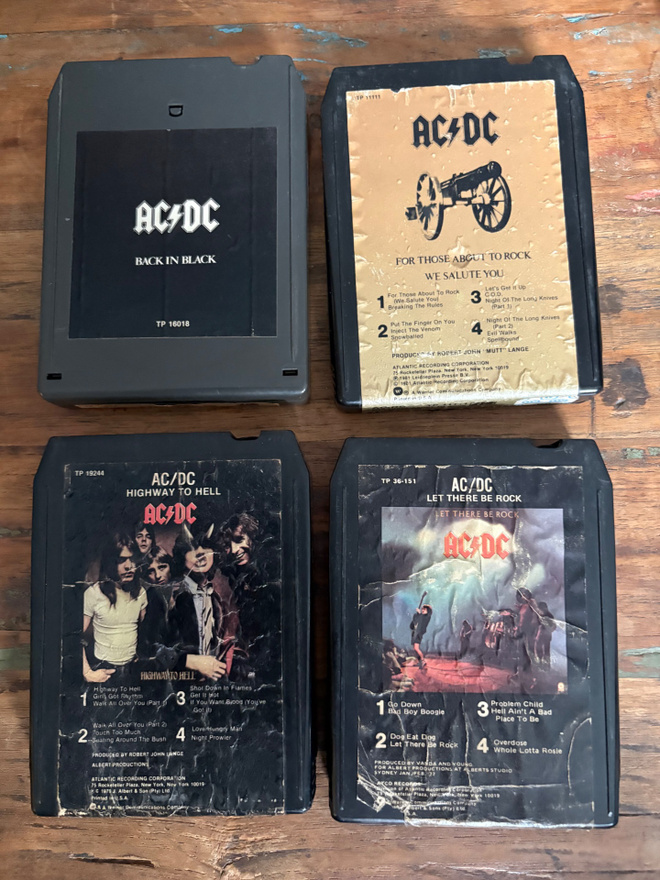 8-raita kasetit mm. AC/DC Neil Young