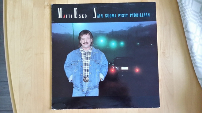 Matti Esko – Näin Suomi Pysyy Pyörillään (LP)
