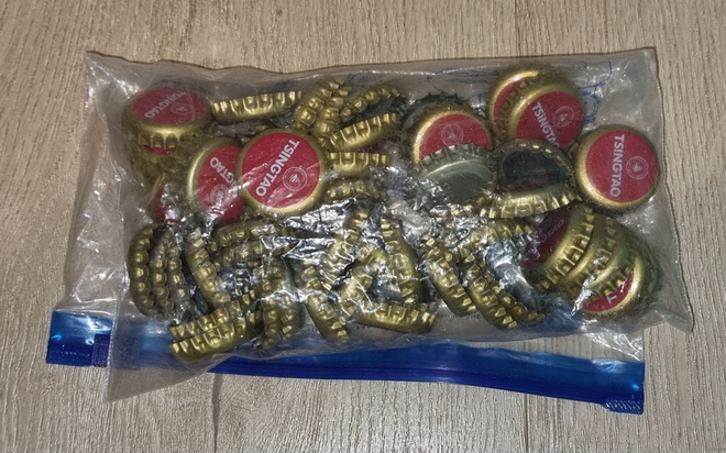 55 kpl korkkeja.