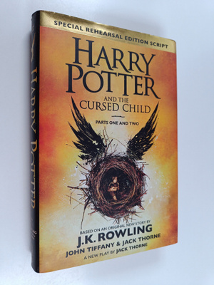 Jack Thorne ym. : Harry Potter and the Cursed Child - Par...