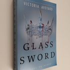Victoria Aveyard : Glass Sword - pikkukuva 1