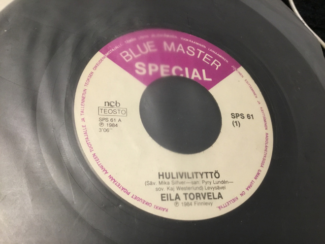 Eila Torvela Hulivilityttö single Blue Master 1984