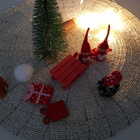 Jouluinen miniatyyrisetti / Tonttuovi rekvisiittaa - pikkukuva 1