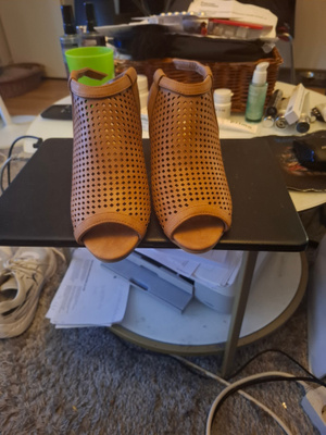 Ruskeat korkokengät 38