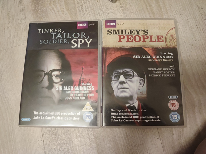 Tinker, tailor, soldier, spy / Smiley's People