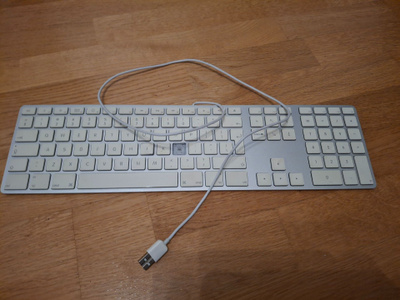 Apple USB langallinen näppäimistö keyboard L-näppäin puuttuu