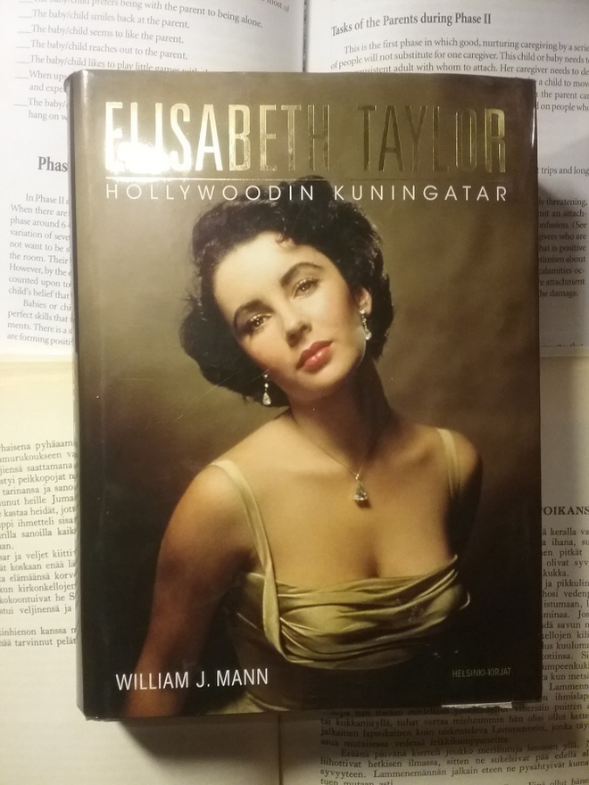 W. J. Mann - Elisabeth Taylor: Hollywoodin kuningatar (sid.)