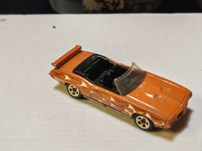Q2 Hot Wheels Pontiac GTO conv.
