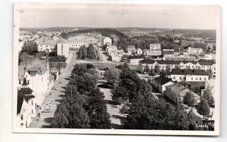 Lahti: Kaupungintalon puistoa ja puutaloja