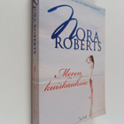 Nora Roberts : Meren kuiskauksia - pikkukuva 1