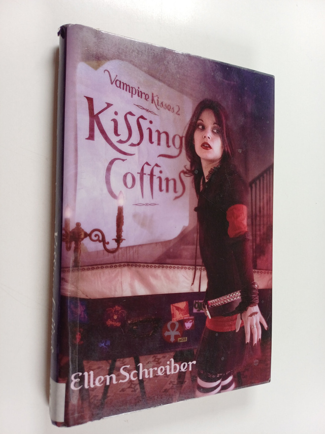 Ellen Schreiber : Vampire Kisses 2 : Kissing Coffins