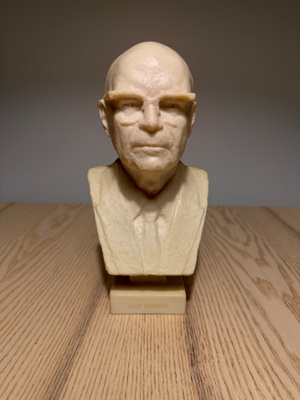Urho Kekkonen veistos 24cm