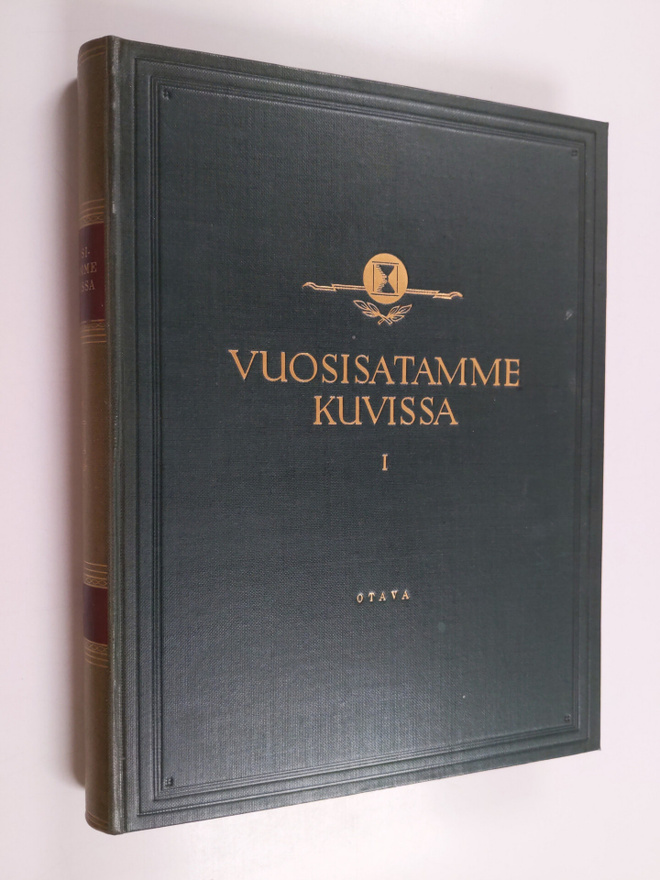Vuosisatamme kuvissa 1 : oman aikamme historiaa