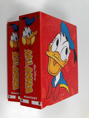 Walt Disney : Aku Ankka vuosikerta 2004 (1-53, kansiossa)