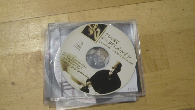 Tuure Kilpeläinen lusikat laatikossa cds
