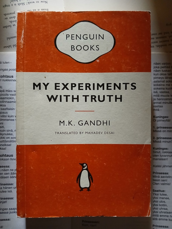 M.K. Gandhi - My Experiments with Truth (softcover)