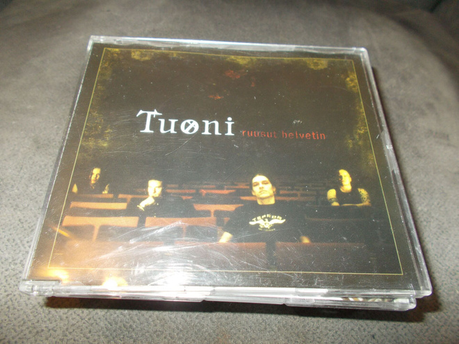 CDM TUONI ** RUUSUT HELVETIN **