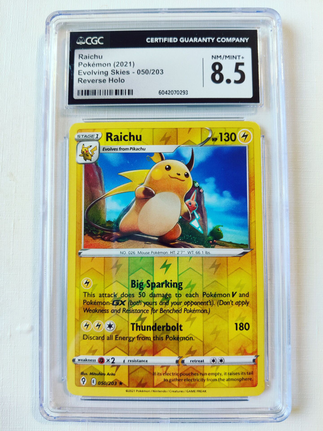 Raichu Evolving Skies 050/203 CGC 8.5