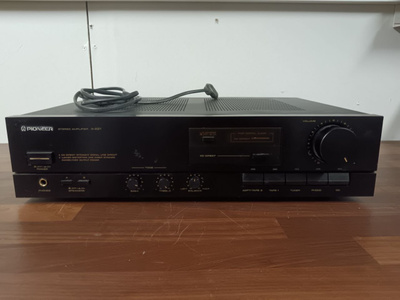 Pioneer A-221 vahvistin (projekti)