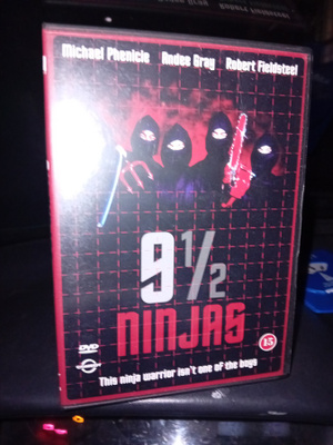 Dvd 9 1/2 NINJAS ( SIS POSTIKULU )