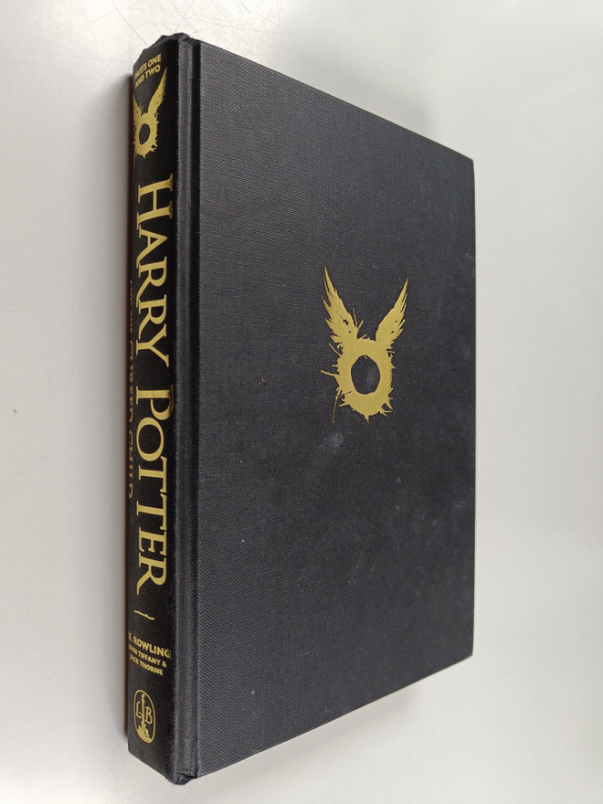 Jack Thorne ym. : Harry Potter and the Cursed Child - Par...