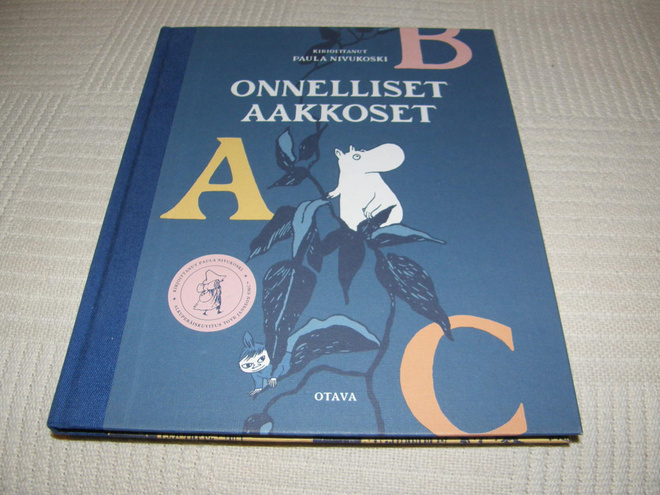 Paula Nivukoski Onnelliset aakkoset