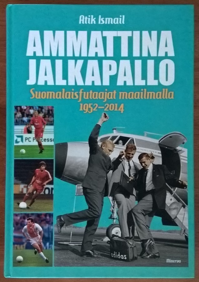 Atik Ismail: Ammattina jalkapallo