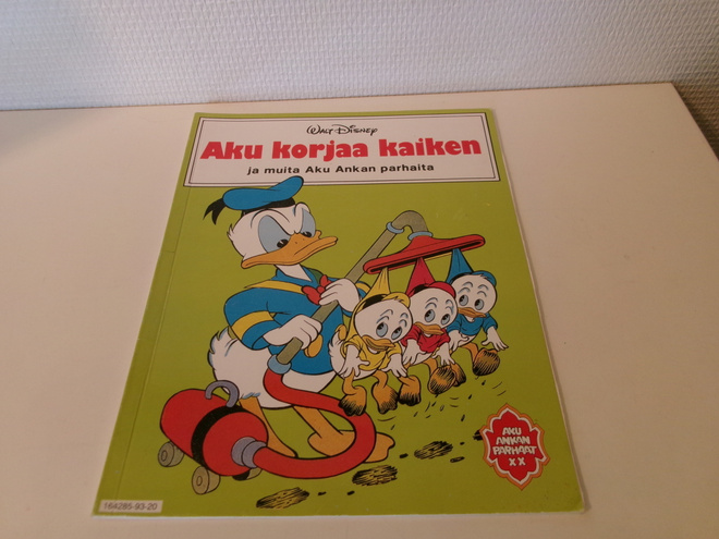 Aku korjaa kaiken  ja muita Aku Ankan parhaita (1992)