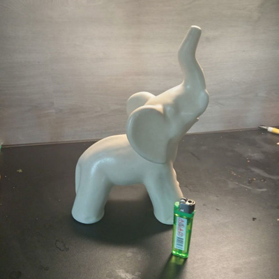 Kupittaa ,iso "Onnen norsu"-figuuri (K:27cm)