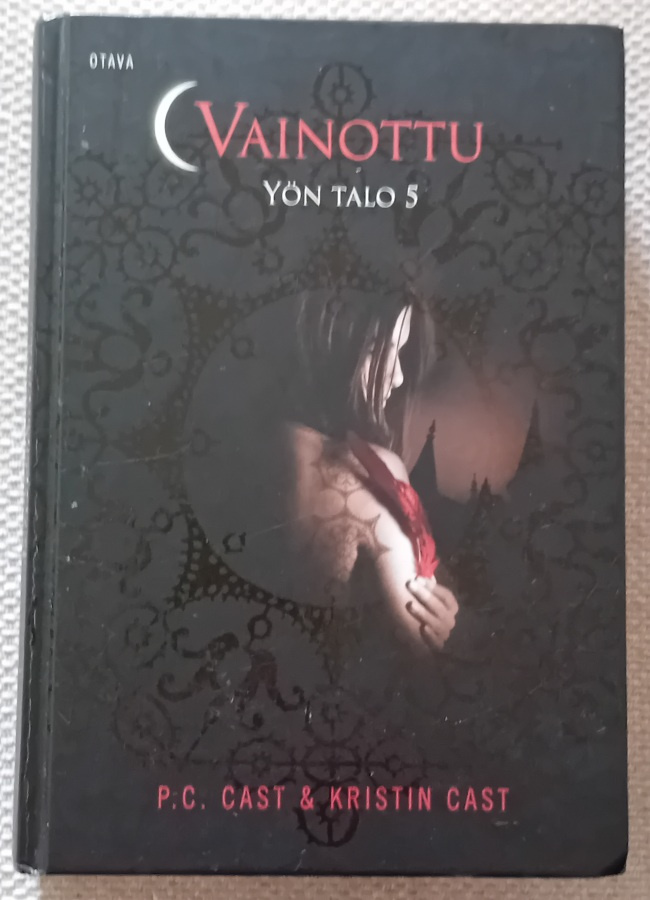P.C. Cast & P.C. Cast / Vainottu - Yön talo 5
