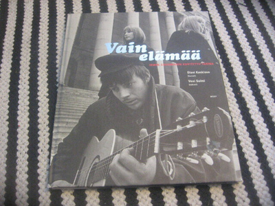 Koskisuo & Vexi Salmi - Vain elämää (Irwin Goodmanin kuvitet