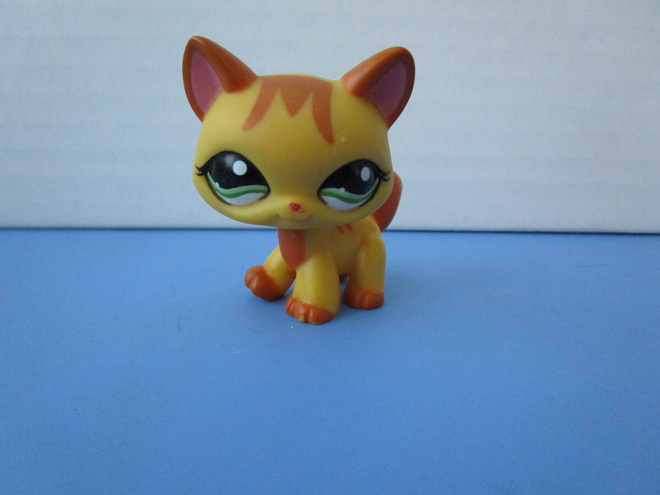 Littlest Pet Shop figuuri, seisova kissa
