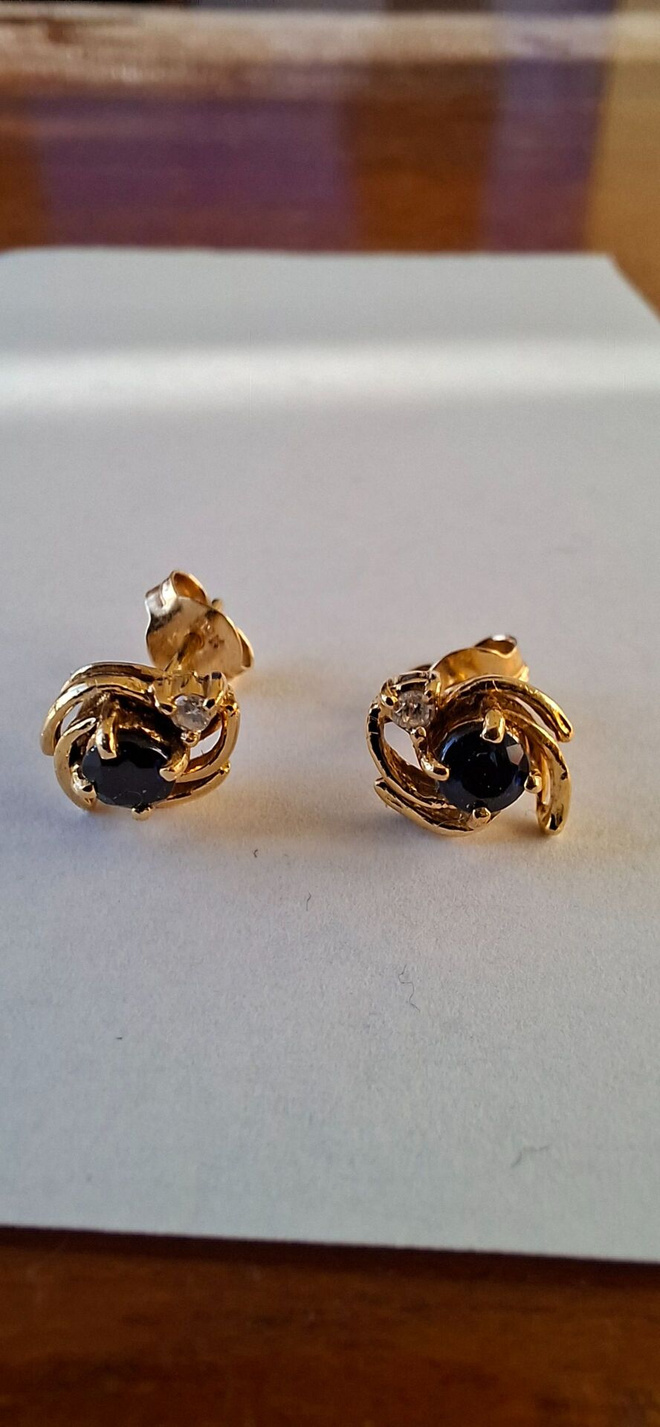 Upeat kultaiset 18K (750) korvakorut