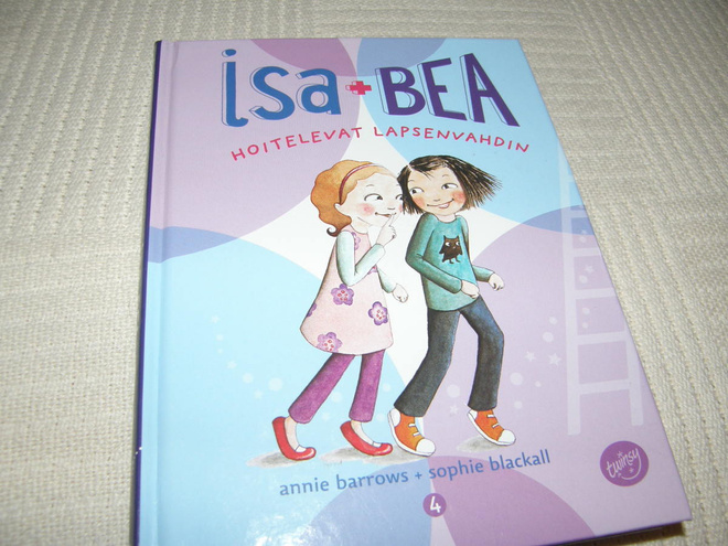 Barrows - Blackall Isa + Bea hoitelevat lapsenvahdin 4