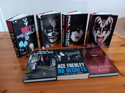 KISS -Bändin Ja Jäsenten elmänkertakirjat 7 kpl.