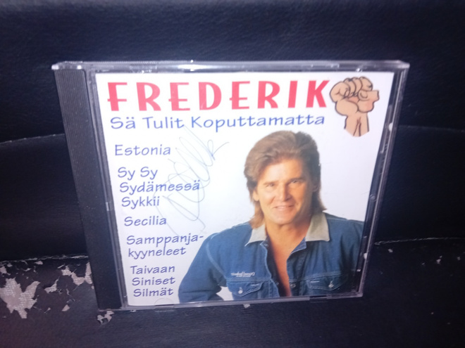 CD Frederik : Sä tulit koputtamatta ( SIGNED ) SIS POSTIKULU