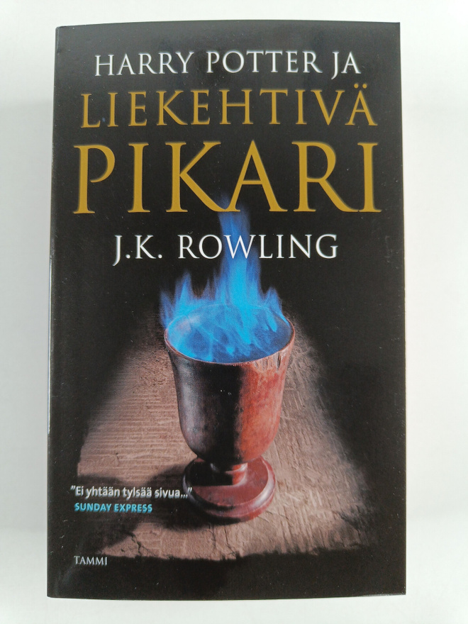 J. K. Rowling : Harry Potter ja liekehtivä pikari