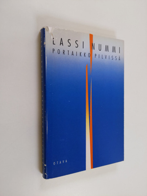 Lassi Nummi : Portaikko pilvissä : runoja