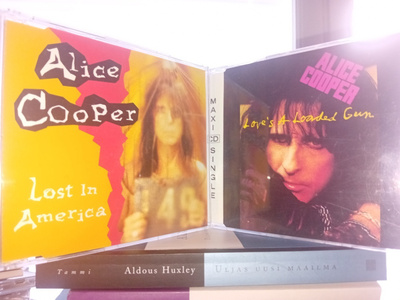 2 kpl cds Alice Cooper  ( SIS POSTIKULU  )