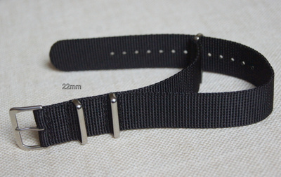 NATO - 22 mm musta ranneke