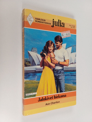 Ann Charlton : Jalokivet hiekassa