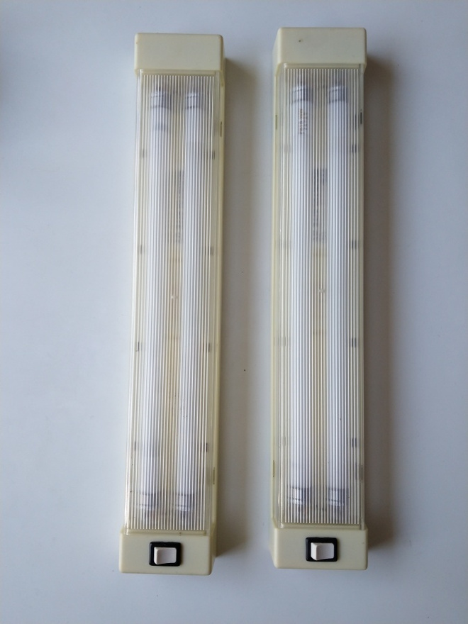 Aurinkosähkö valaisin 12 V 16 W DC 2 kpl