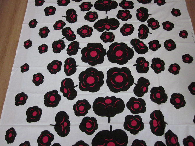 Marimekko puuvillakangas, "Tumma", uusi